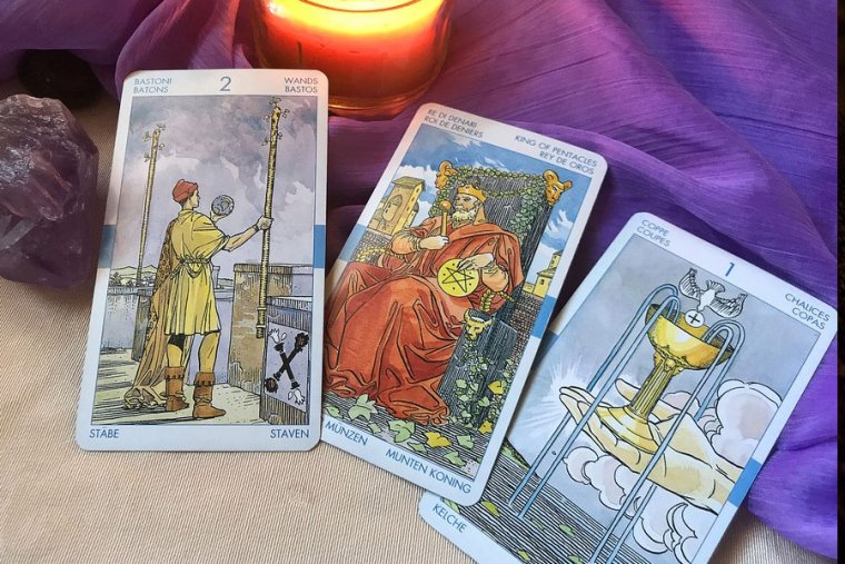 tirada tarot marsella 3 cartas