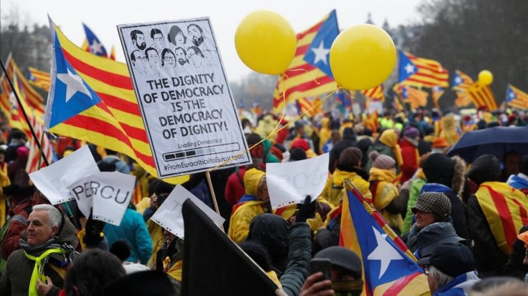 Una concentració a Barcelona en contra dels empresonaments dels polítics catalans