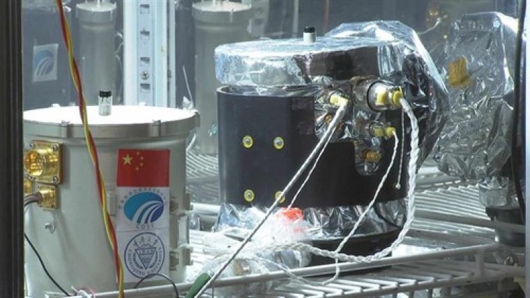 Rèplica a la Terra del contenidor de llavors que transportava la sonda xinesa