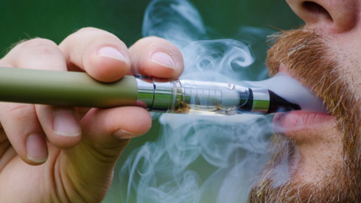 Les cigarretes electròniques amb nicotina podrien ser la causa de les convulsions