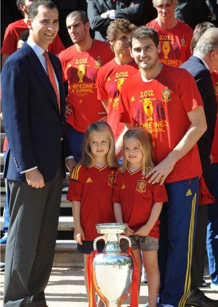 Les filles dels reis d'Espanya van assistir per rebre l'equip de futbol després de guanyar el Mundial