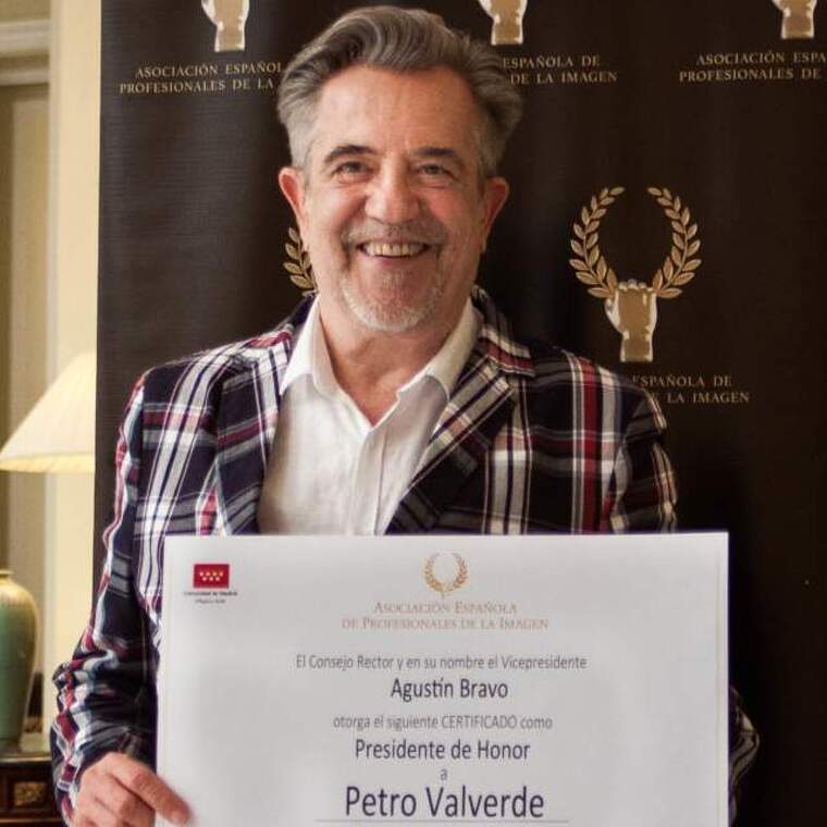 Petro Valverde és un conegut dissenyador sevillà