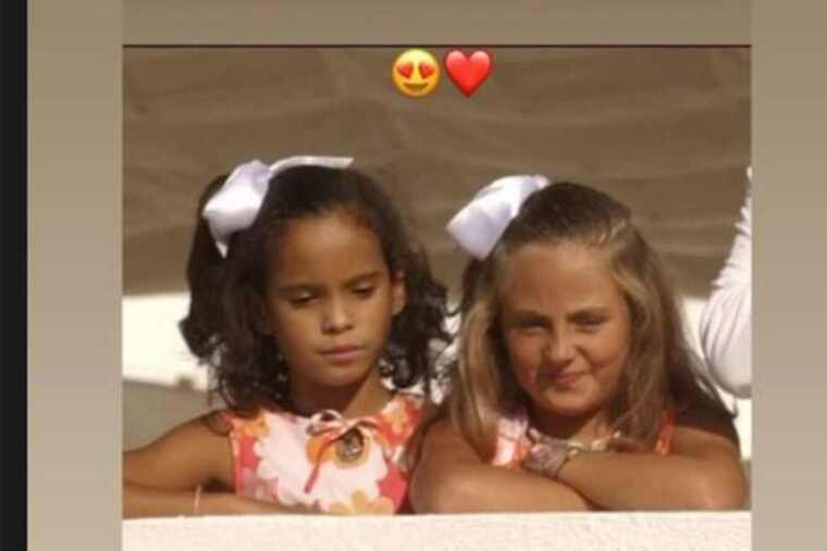 Gloria Camila i Rocío Flores de petites, en una fotografia compartida per la filla de Rocío Carrasco