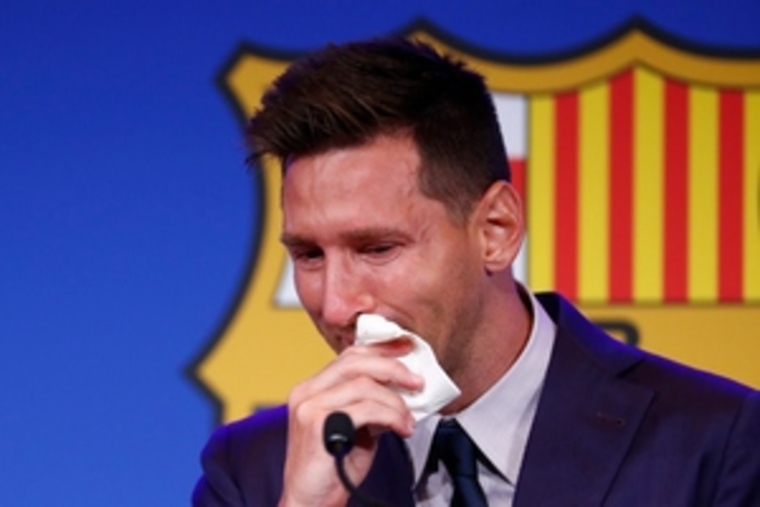 Leo Messi plorant durant la roda de premsa