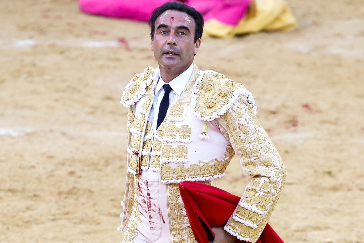 Imatge d'Enrique Ponce torejant a una plaça de bous