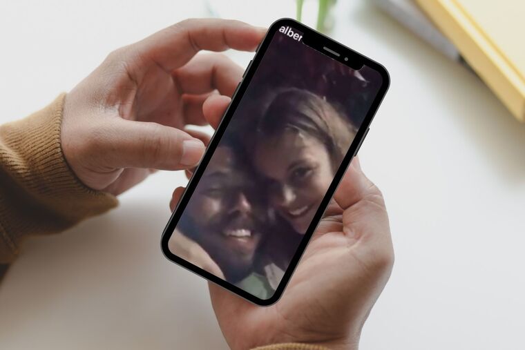 Muntatge fotogràfic d'un mòbil amb una storie d'Alberto Isla amb la seva xicota