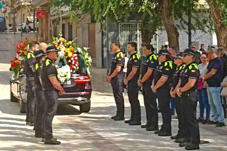 L'Associació de Guàrdies Municipals de Catalunya acomiadant Daniel Murtó, un dels seus companys mort
