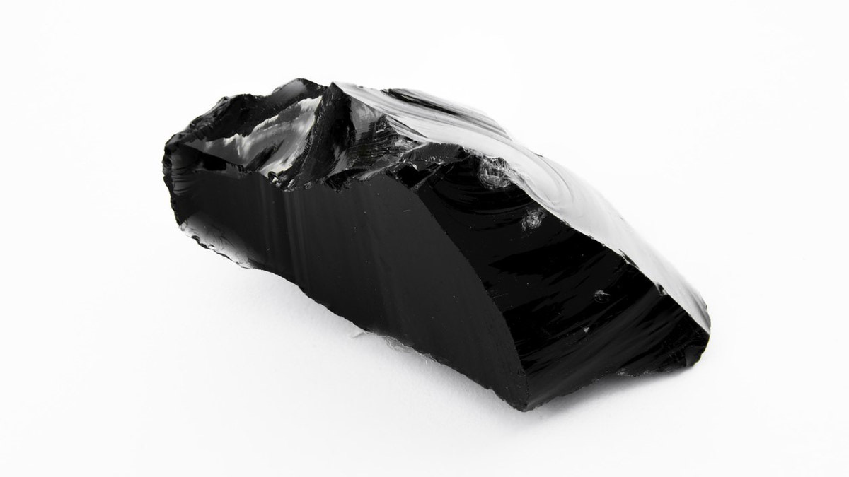 Obsidian: Its Significance, Healing Properties, and Uses in Gem Therapy