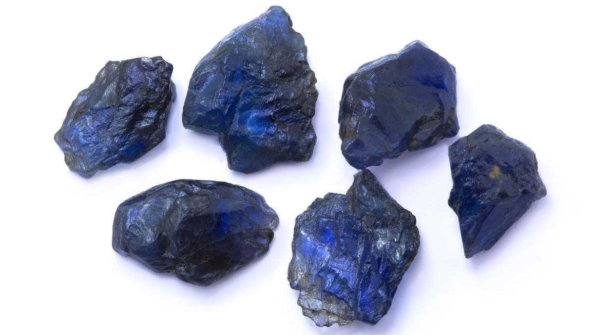 Sapphire: Its Significance, Healing Properties, and Uses in Gem Therapy