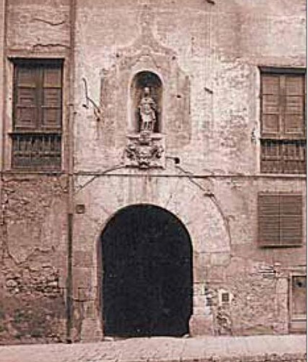 Germandat de Sant Isidre i Santa Llúcia de Reus, edifici antic