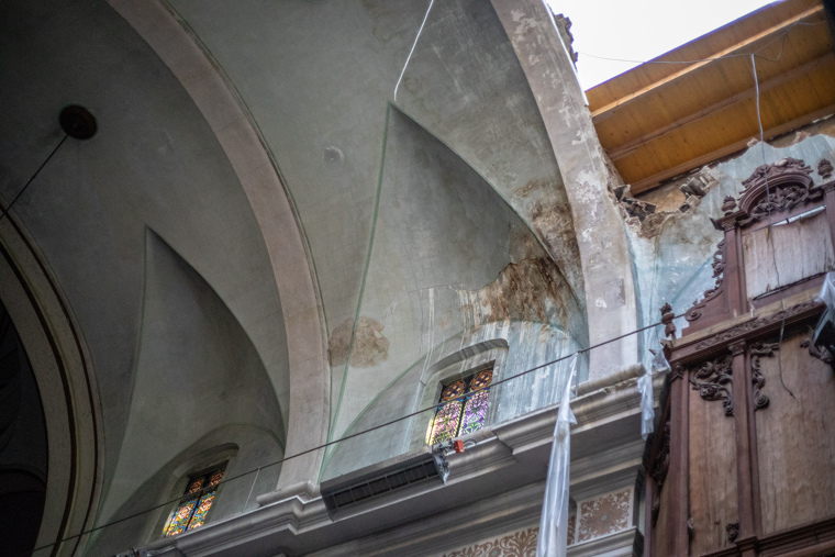 L'estat de l'església de Constantí, un any i cinc mesos després de l'esfondrament de la teulada