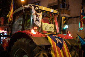 Imatges de la manifestació contra la sentència del procés a Reus