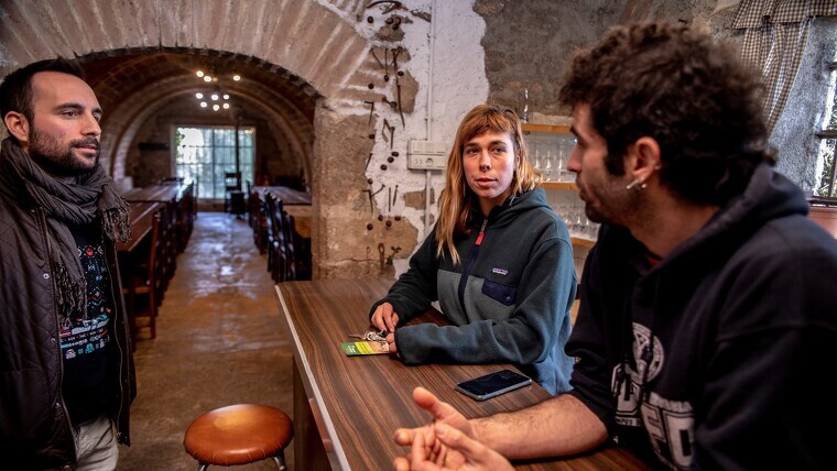 Imatge de Lucía Bárcena i Javi Reyes, ermitans de l'ermita de Puigcerver