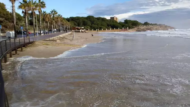 El Temporal I Les Pluges Desdibuixen La Platja De L Arrabassada De Tarragona