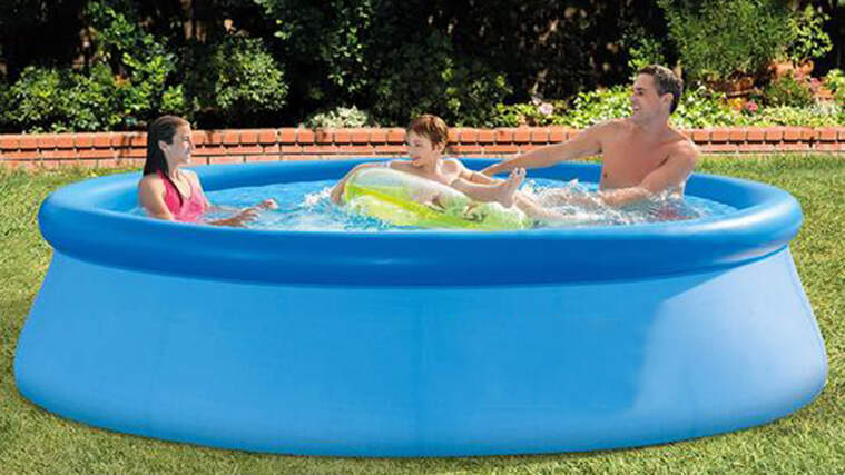 Alerten del perill d’instal·lar piscines inflables o desmuntables en terrasses