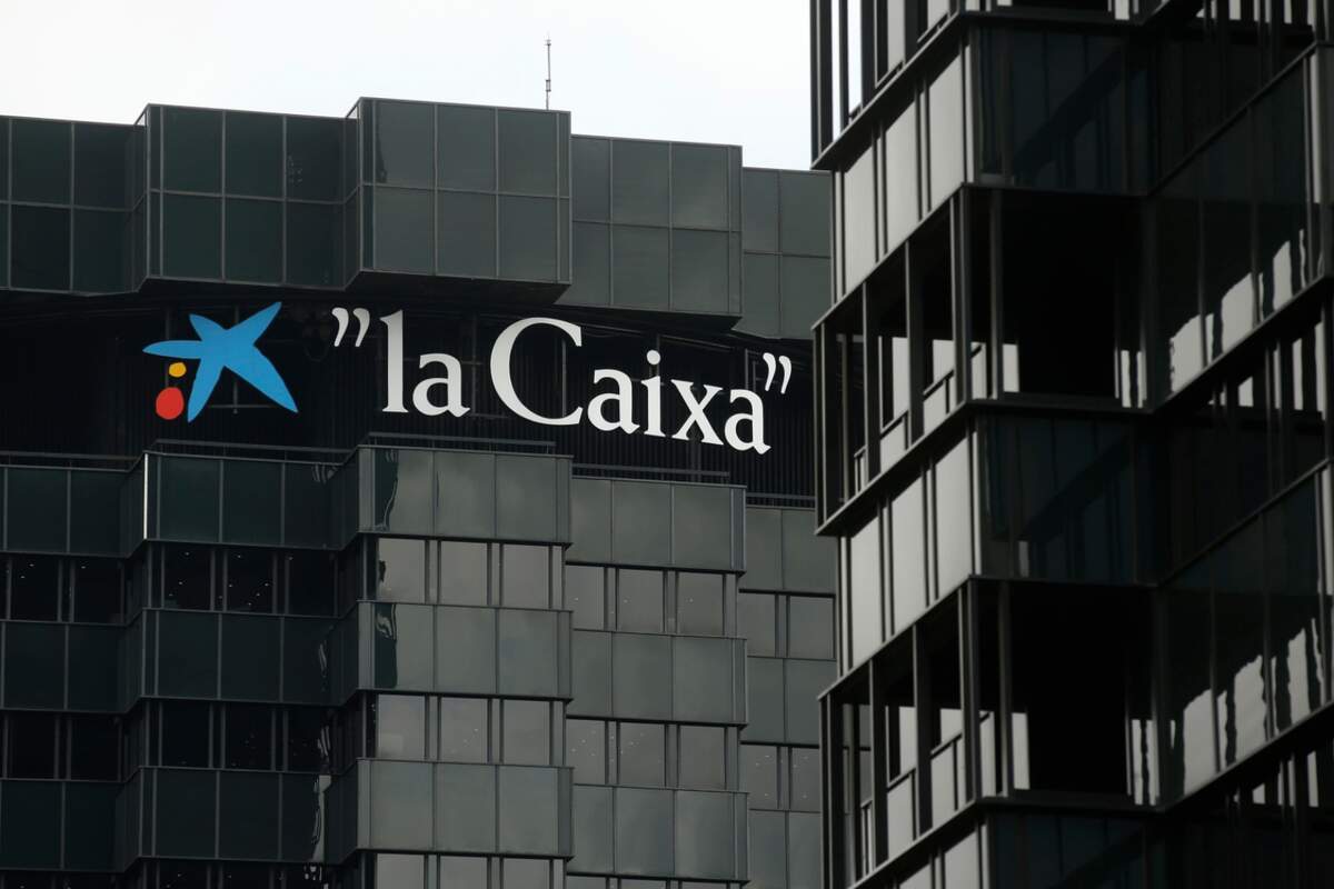 Comisiones cuentas Caixabank  Aviso importante de Caixabank a sus