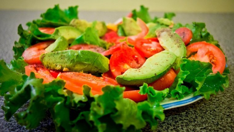 Salad with avocado
