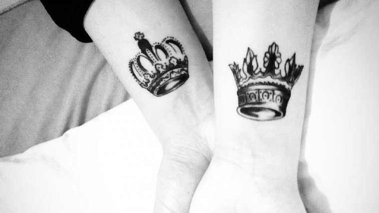 Tattoos for couples with crowns