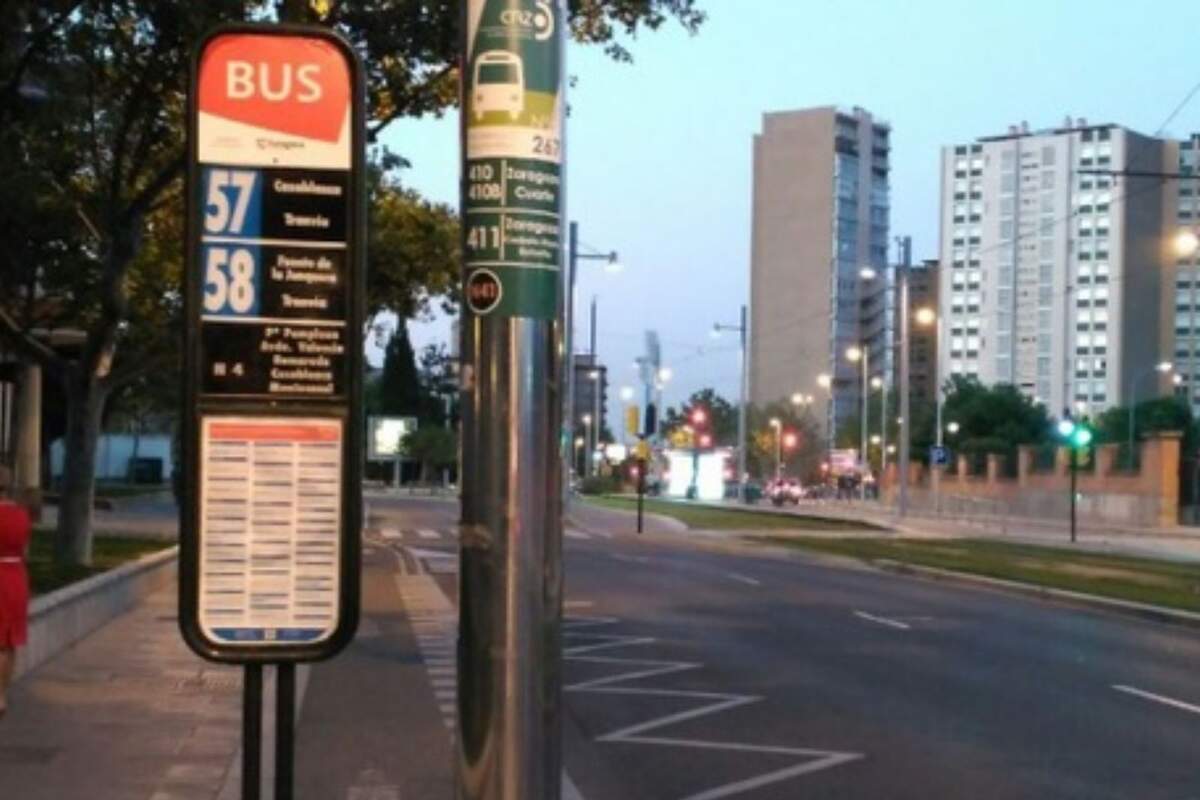 Parada del bus en Vía Ibérica en Zaragoza