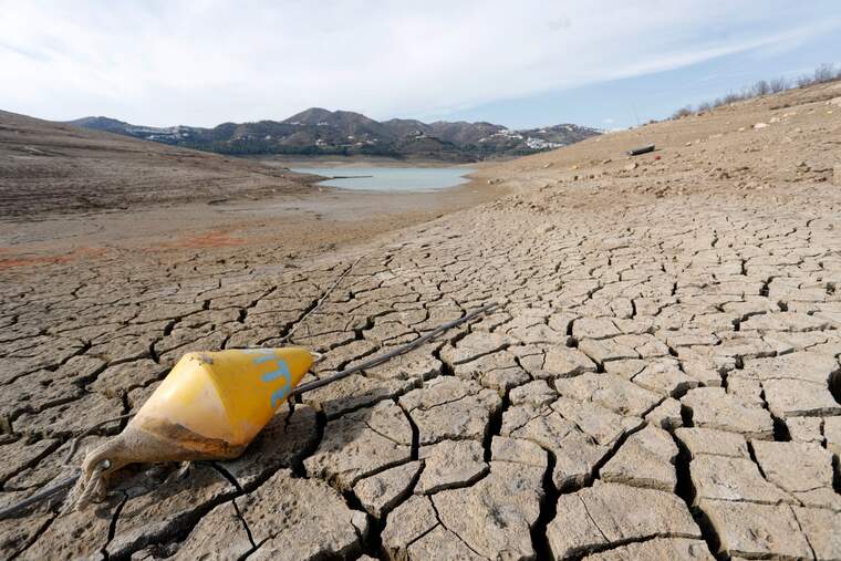 Plano generla de un embalse en sequía