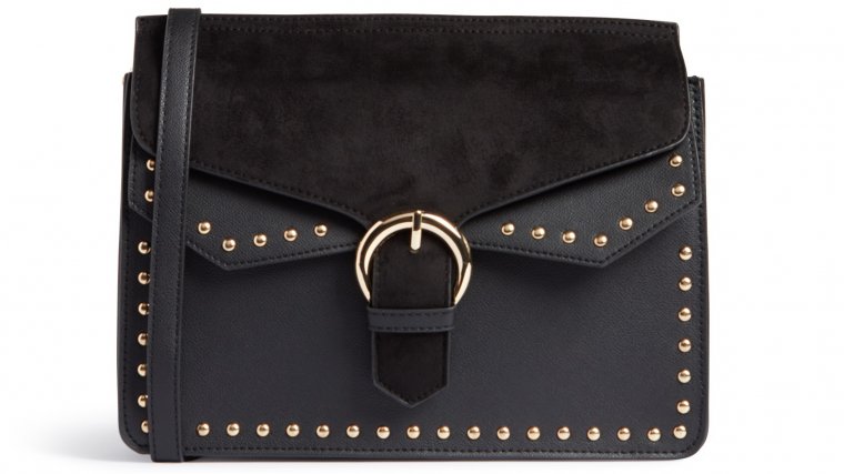 Bolso satchel negro con tachuelas de Primark, por 14 euros