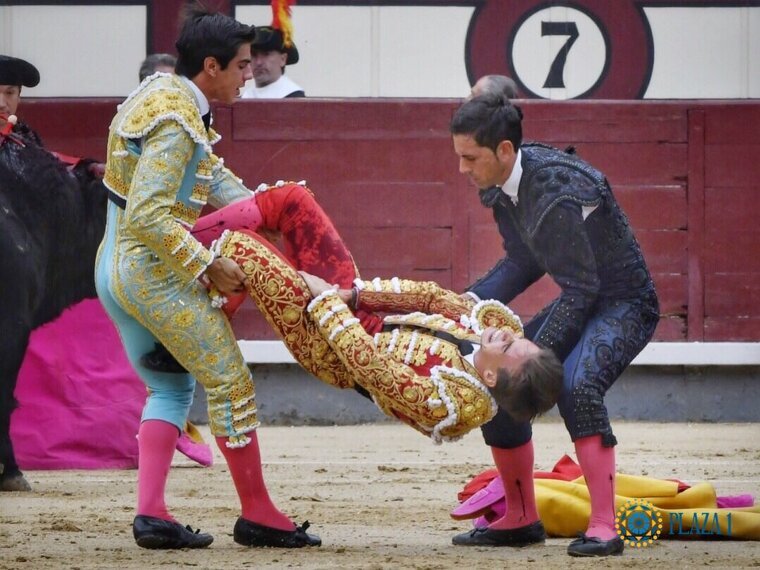 Gonzalo Caballero sufre una grave cornada en Las Ventas