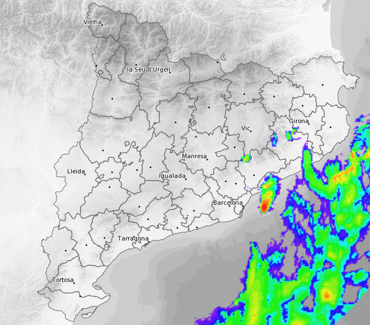 Imatge del radar indicant el nucli de tempesta qye ha originat la tromba marina davant de Barcelona