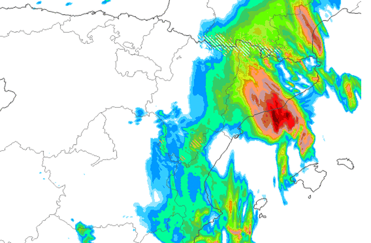 Mapa de la forta pluja prevista dimarts al migdia segons el model 'Arome'