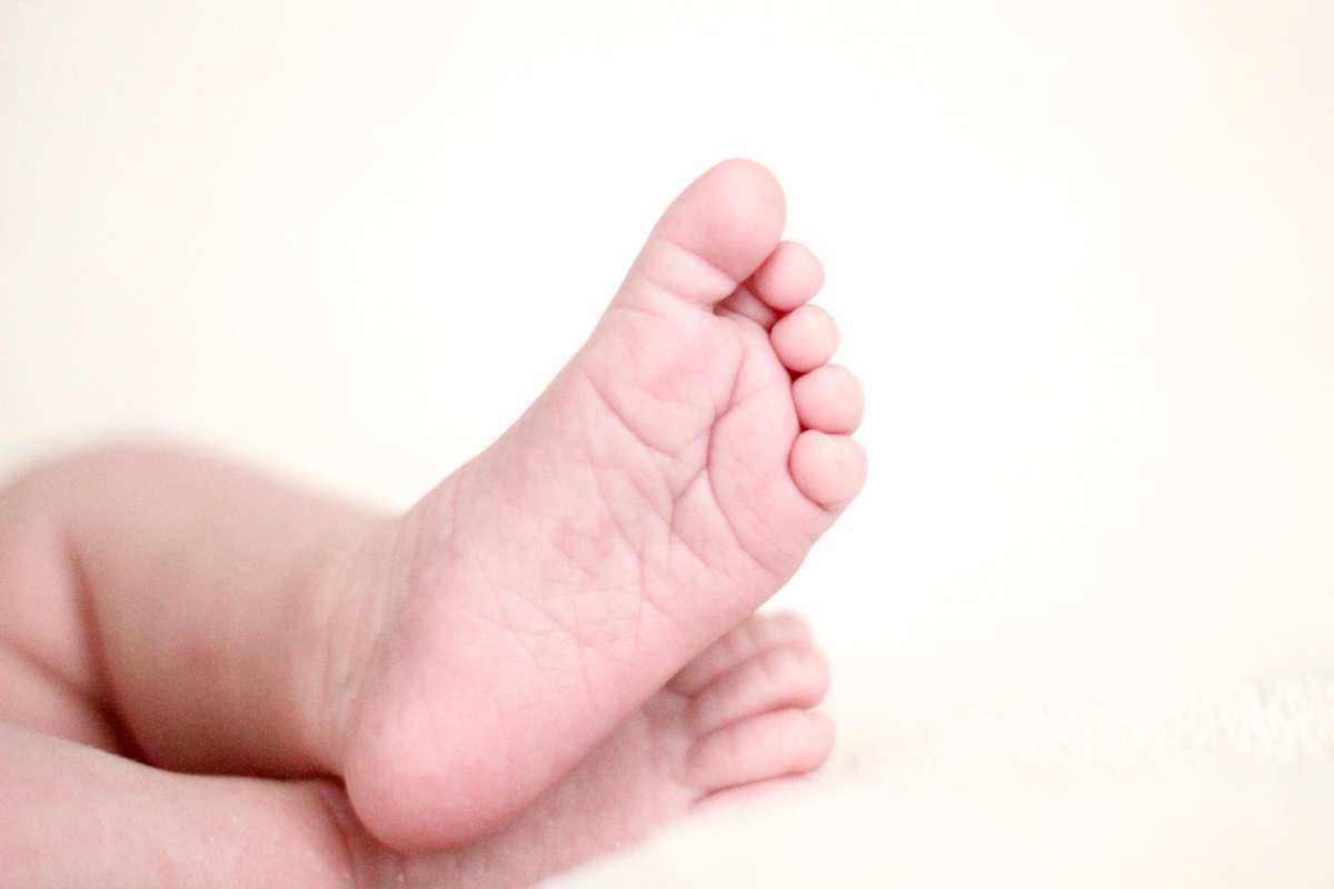 Neix a Espanya un dels primers nadons amb covid-19 del món