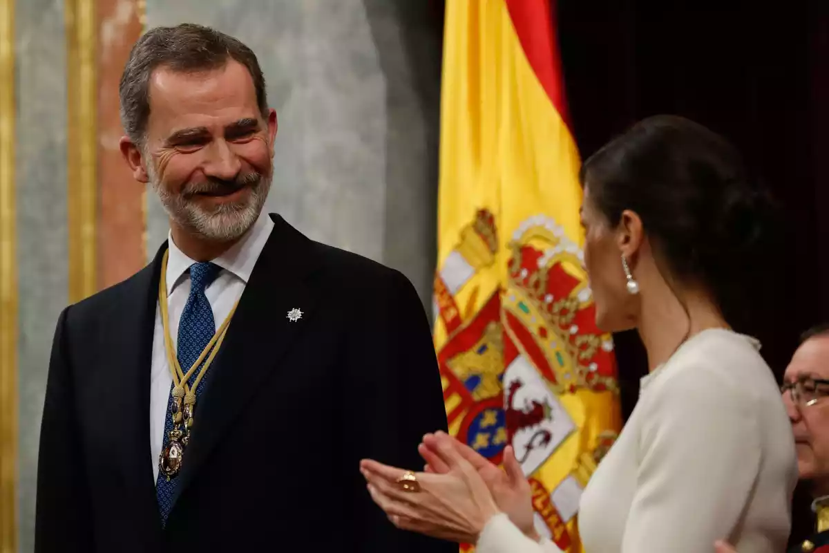 Felipe and Letizia’s mourning telegram to the Queen of England raises blisters