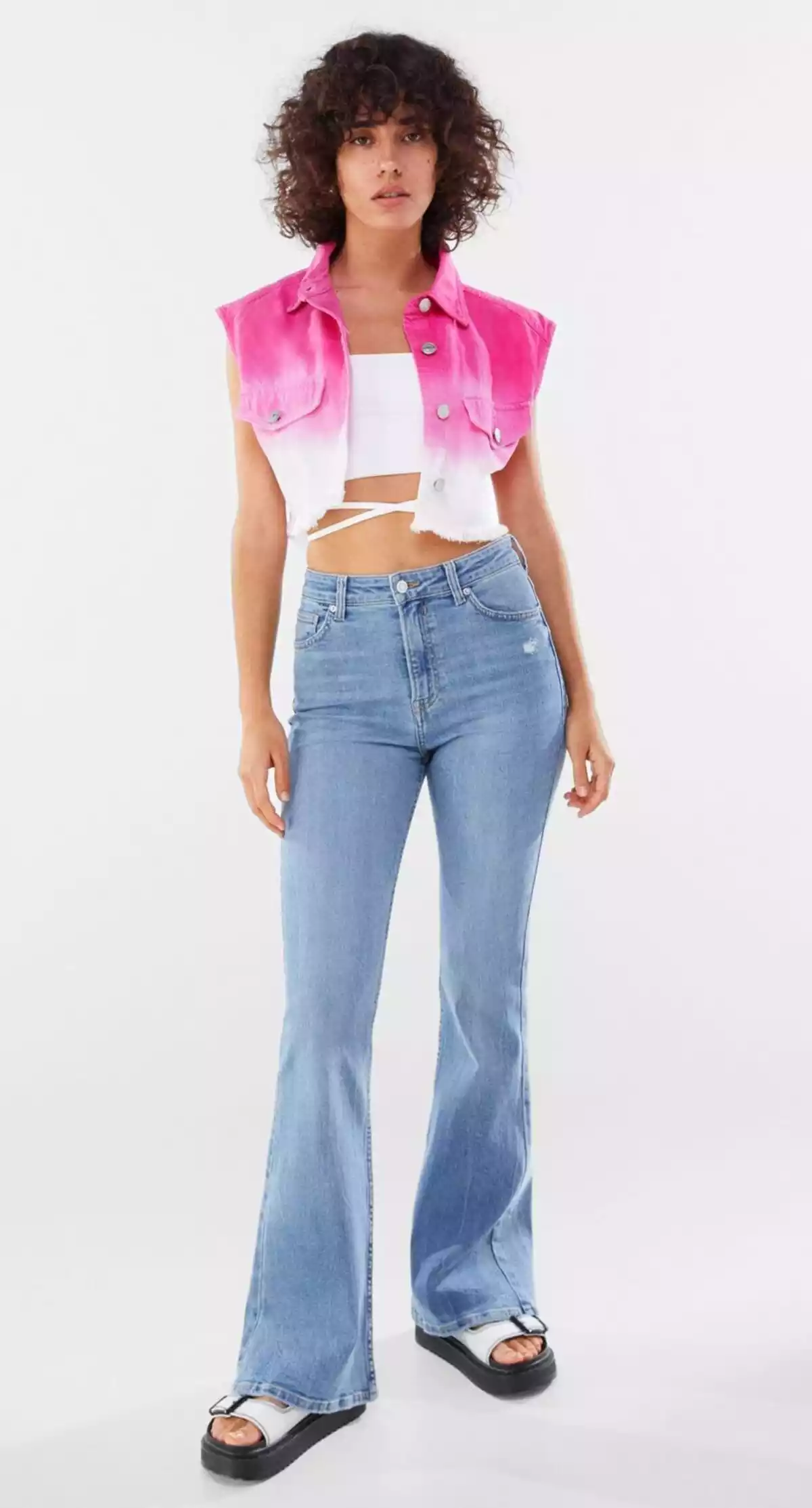 Sara Carbonero tiene los pantalones que mejor sientan y te damos 3 alternativas 'low cost' Sara Carbonero tiene los pantalones que mejor sientan y te damos 3 alternativas 'low cost'