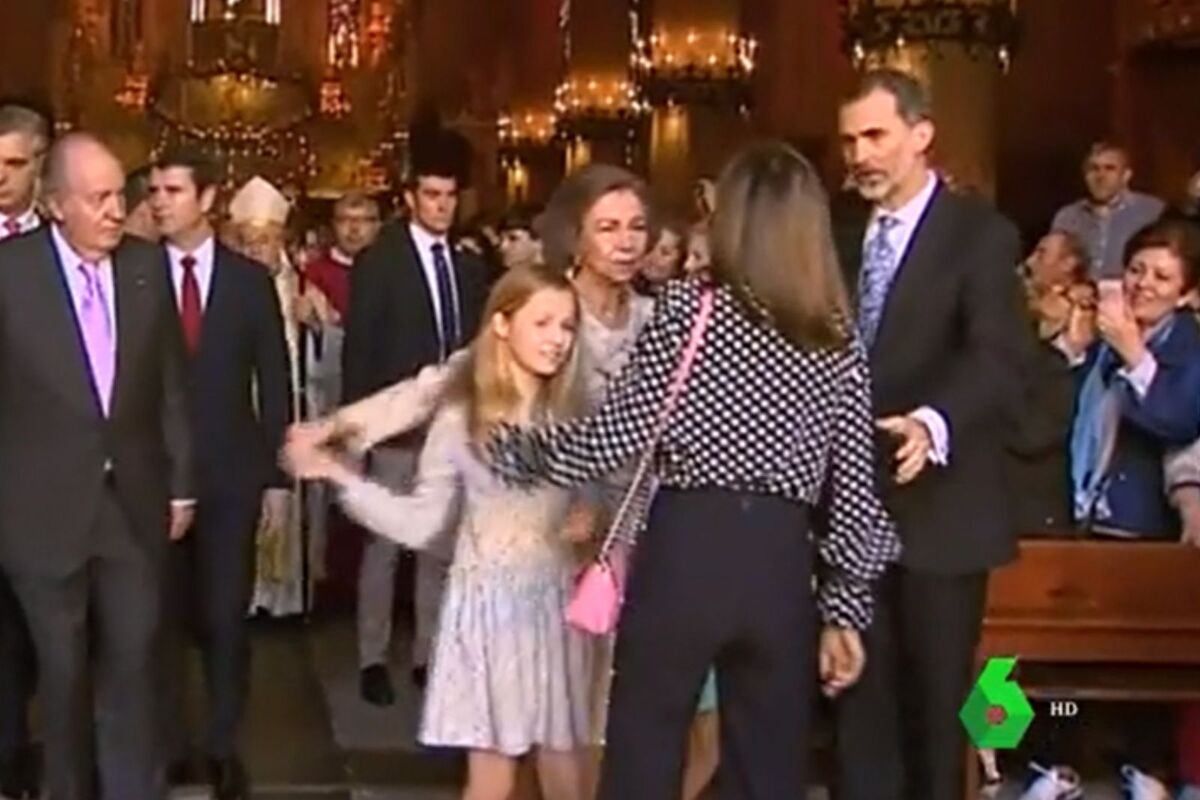 Letizia y la reina Sofía en la catedral de Palma en 2018