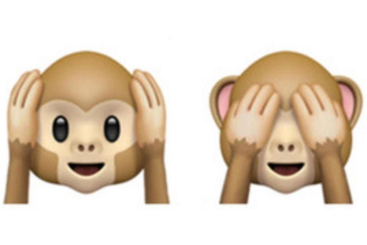 Emoji de dos monos, uno tapándose las orejas y otro los ojos