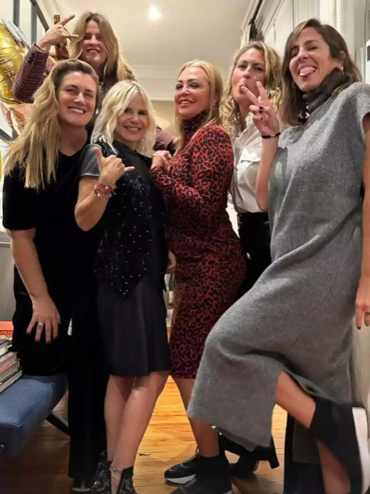 Belén Esteban con sus amigas Belén Esteban con sus amigas