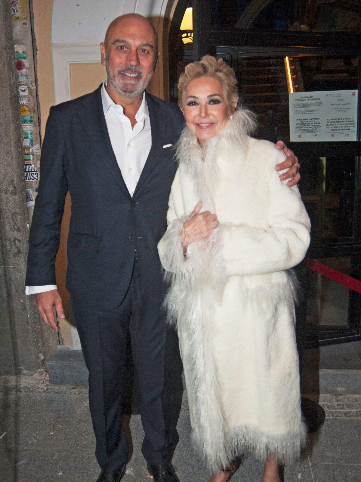Foto de Ana Rosa Quintana acompañada por su marido, Juan Muñoz, en la fiesta de la productora Unicorn