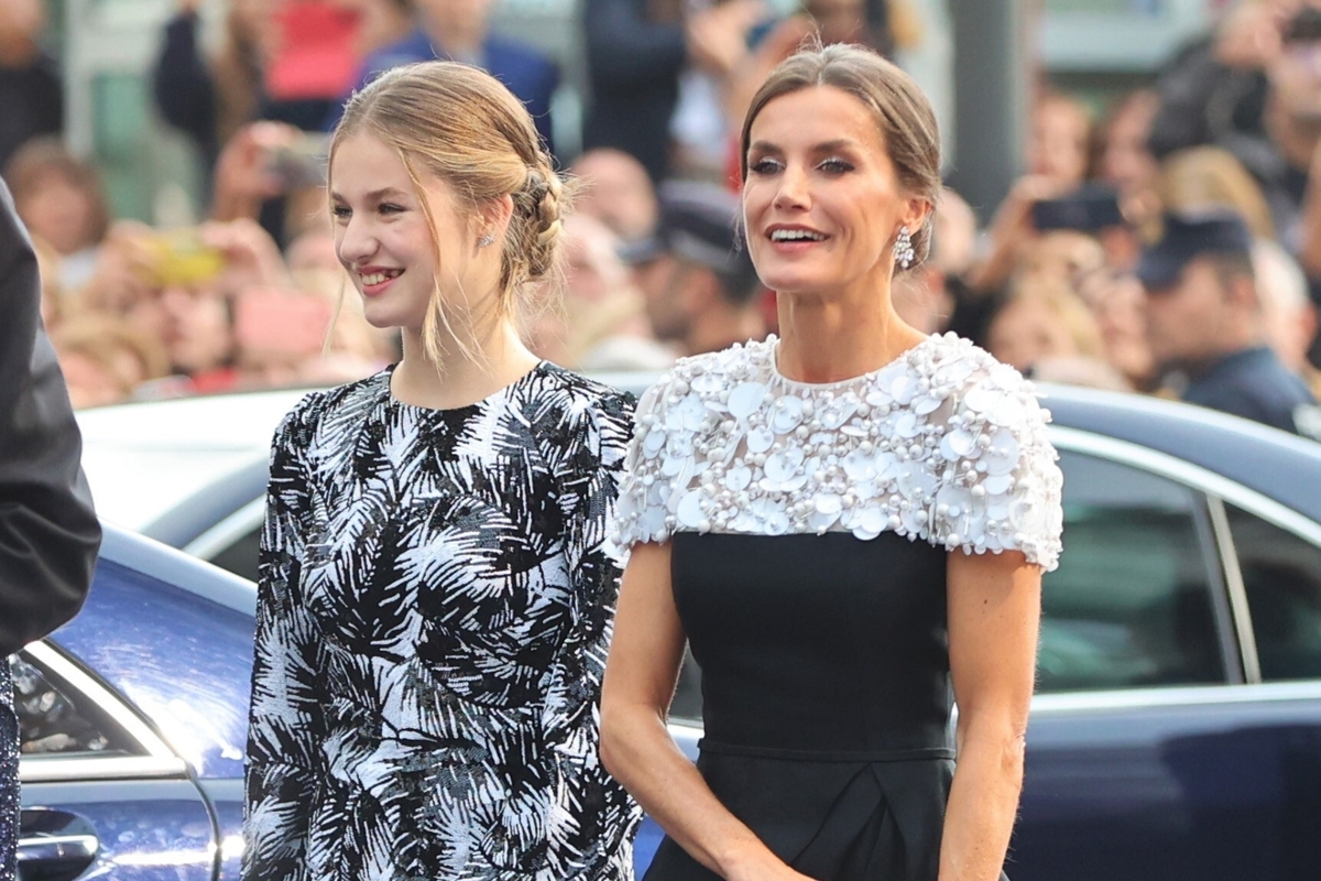 Foto de la reina Letizia y la princesa Leonor en los Premios Princesa de Asturias 2022