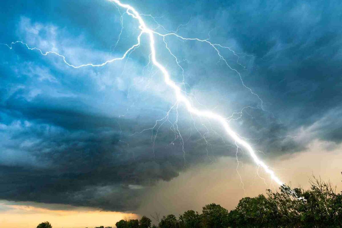 Rayo durante tormenta eléctrica
