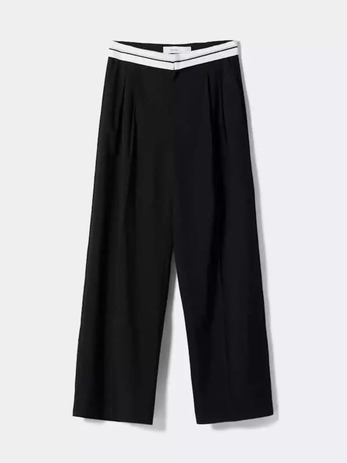 Foto de un pantalón negro de la marca Bershka Foto de un pantalón negro de la marca Bershka