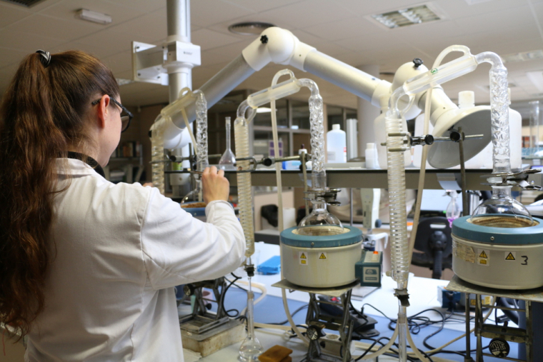 El laboratori de l'Incavi realitza prop de 16.000 analítiques anualment