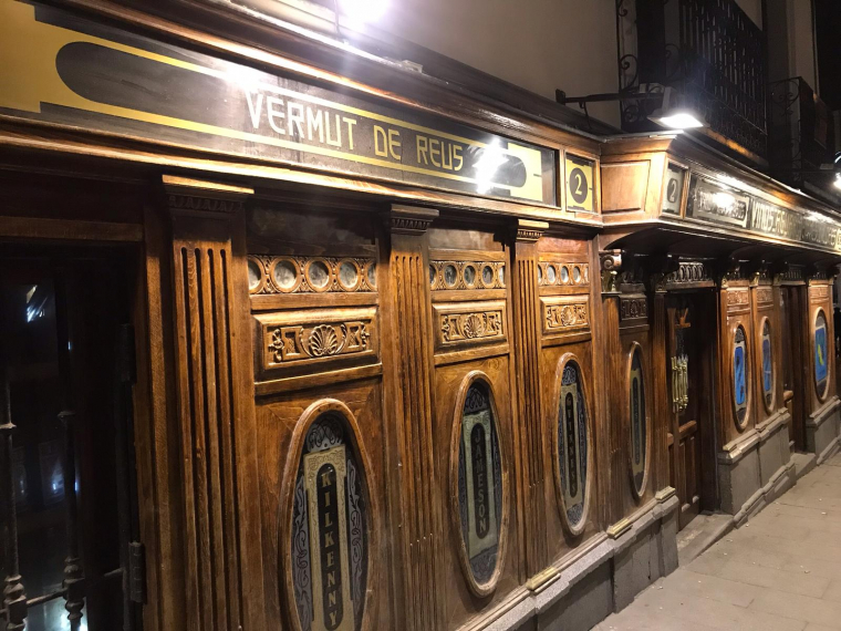 Un dels bars de la plaça madrilenya de Chueca on es pot llegir 'Vermut de Reus'