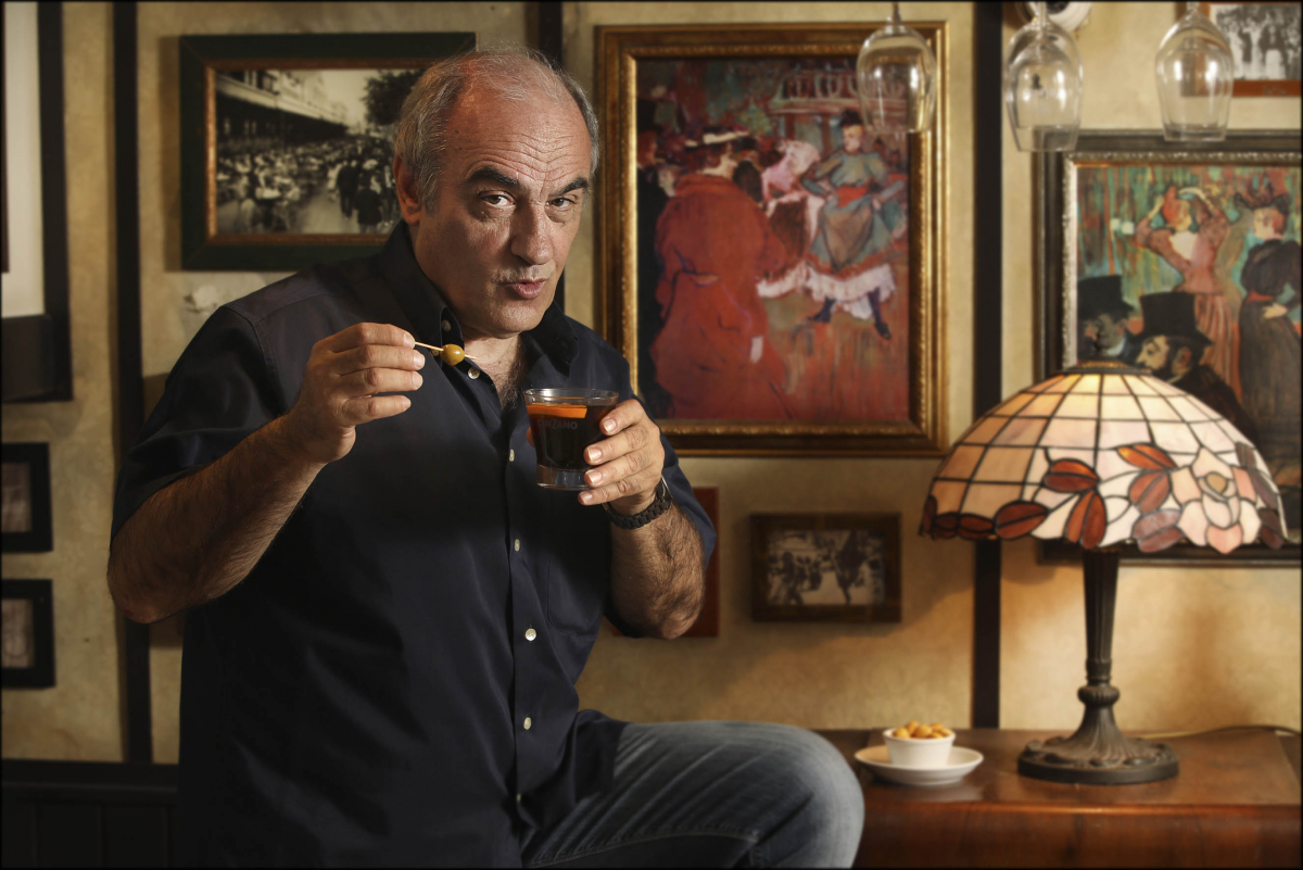 Francesc Orella es pren un Vermut Miró amb el Tot Barcelona