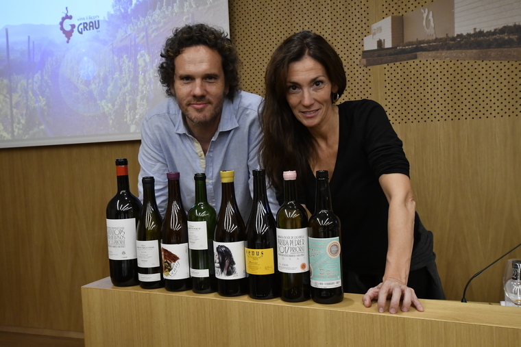 René Barbier i Sara Pérez amb els vins del tast