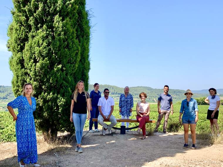 Els representants dels 10 cellers de la Ruta del Vi del Penedès que proposen la Festa de la Verema dia 5 de setembre