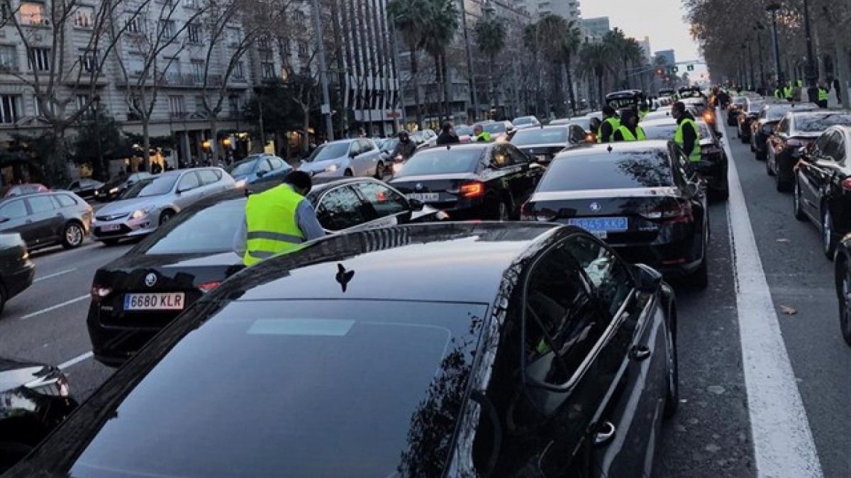Uber i Cabify abandonen Barcelona