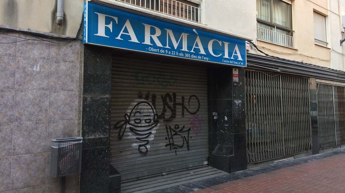 La farmàcia del carrer del Vent apujarà la seva persiana