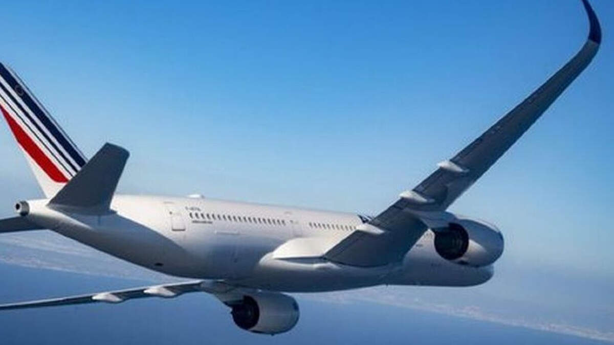 Terrible accident aeri Un avió amb gairebé 100 passatgers s'estavella al Pakistan